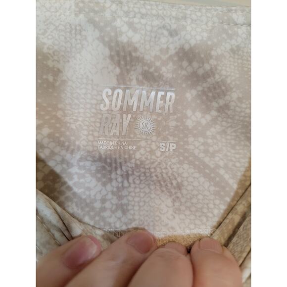 Sommer Ray Women's Crossover Waist Workout Shorts Reptile Print Beige Size Small - Picture 5 of 9